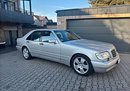 Mercedes-Benz S 320 W140