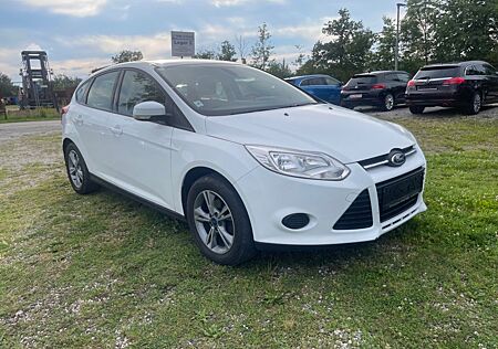 Ford Focus Lim Champions Edition 1.6L 96200km TÜV NEU