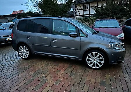 VW Touran Volkswagen 2.0 TDI TOP AUSSTATTUNG 6 GANG EURO 5