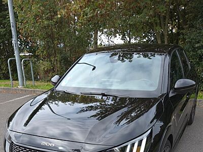 Peugeot 208 GT/ PureTech 130 EAT 8  Top Zustand