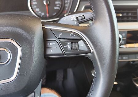Audi A4 40 TFSI S tronic -