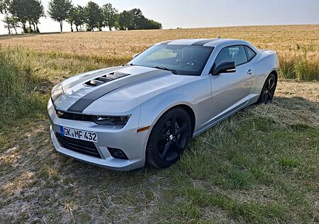 Chevrolet Camaro 6.2 V8 MT -