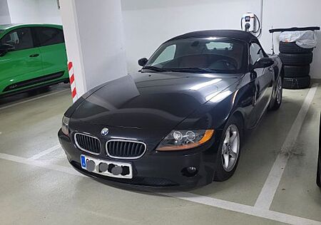 BMW Z4 2.2i Top Zustand.TÜV Neu,PDC,Klima,8FachBreif