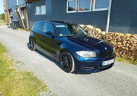 BMW 123d - M-PAKET - Keyless Entry - Bi-Xenon -