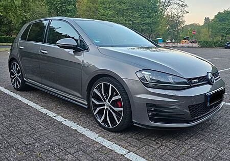 VW Golf Volkswagen 2.0 TDI DSG BMT GTD GTD