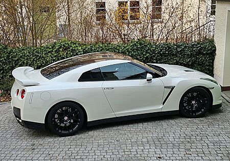 Nissan GT-R 3.8l Premium Edition 900PS+