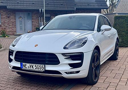 Porsche Macan GTS Sport-Chrono SAGA Panorama Approved