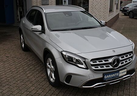 Mercedes-Benz GLA 200 Urban*LED*18Zoll*Navi*el.Heckkl.*