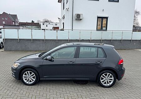 VW Golf Volkswagen VII Lim. Comfortline*SHZ*6 Gang/PDC V&H/