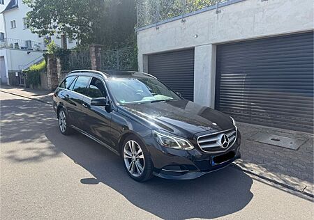Mercedes-Benz E 220 BlueTEC T AVANTGARDE AVANTGARDE