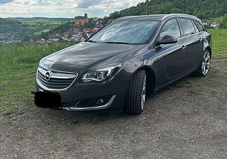 Opel Insignia Sports Tourer 2.0 BiTurbo (TÜV NEU)