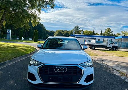 Audi Q3 45 TFSI e basis*LED+AHK+SHZ+1.HAND+KAMERA+ACC