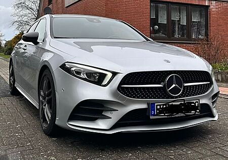 Mercedes-Benz A 180 d Limousine AMG Line Night Leder LED