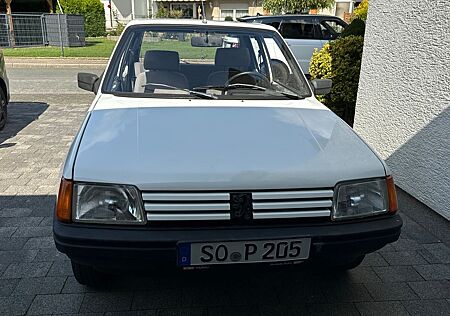 Peugeot 205 XL guter Zustand nur 17000 KM TÜV neu