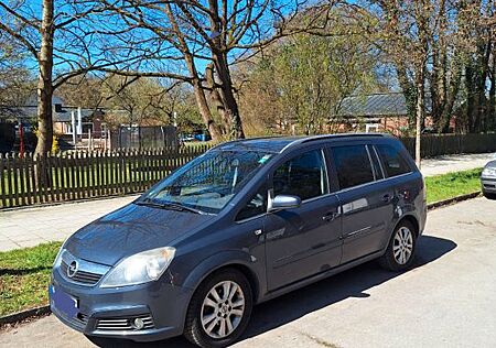 Opel Zafira 1.8 -