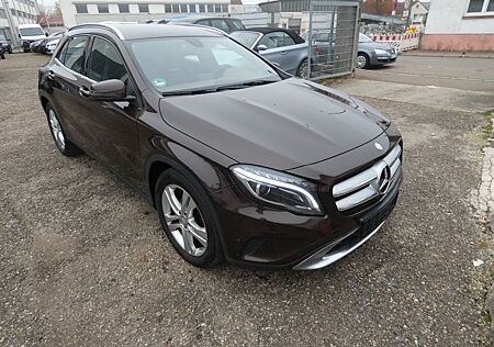 Mercedes-Benz GLA 220 CDI / d 4Matic"Leder"Xenon"Navi