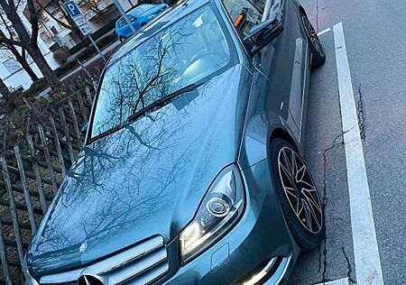 Mercedes-Benz 220