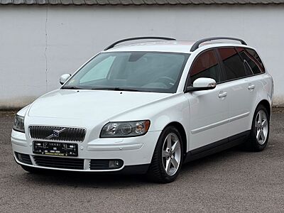 Volvo V50 Kombi 2.4 D5 Momentum Aut.*Klima*Navi*2xPDC*