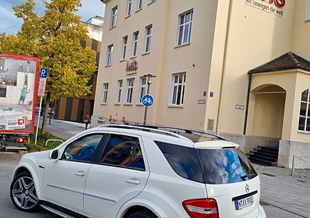 Mercedes-Benz ML 500 4MATIC -