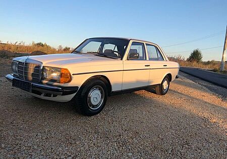 Mercedes-Benz 200