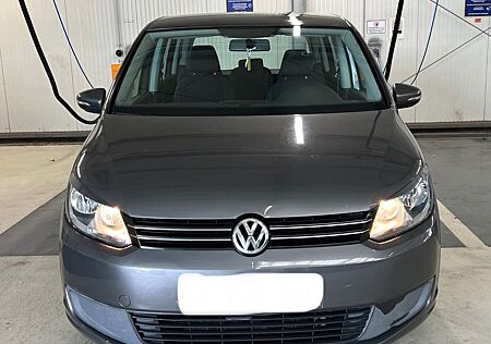 VW Touran Volkswagen 1.6 TDI Highline BlueMotion Technolog...