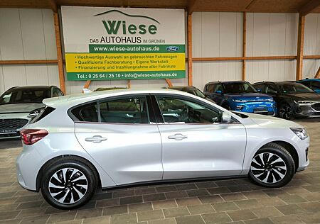 Ford Focus 1,0 Ecoboost Titanium,IACC,AHK,AGR Sitz