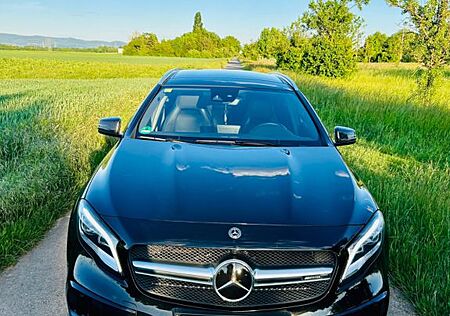 Mercedes-Benz GLA 45 AMG Mercedes-AMG GLA 45 4MATIC DCT Me...