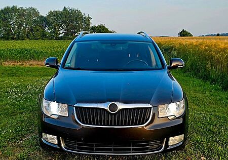 Skoda Superb 2.0 TDI 125kW DSG 2011