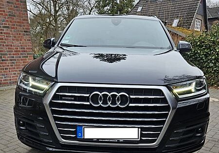 Audi Q7 3.0 TDI Quattro |S-Line| PANO | Kam |7-Sitzer