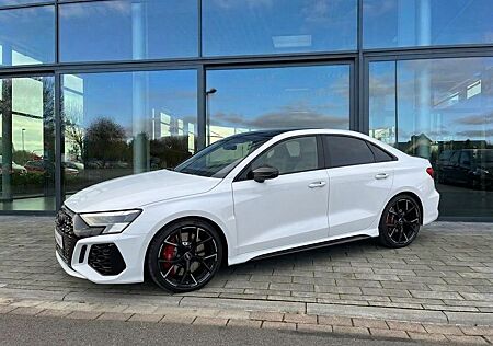 Audi RS3 Limo/Panorama/Werksgarantie/Carbon