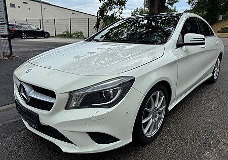 Mercedes-Benz CLA 180 Automatik Panorama-Dach Teilleder