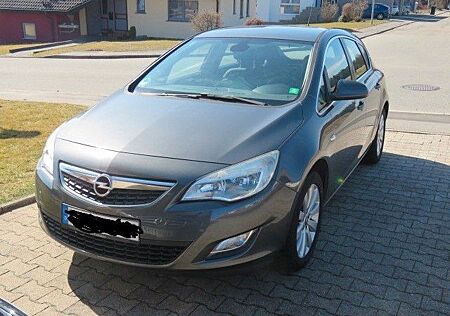 Opel Astra 2.0 CDTI Cosmo Automatik