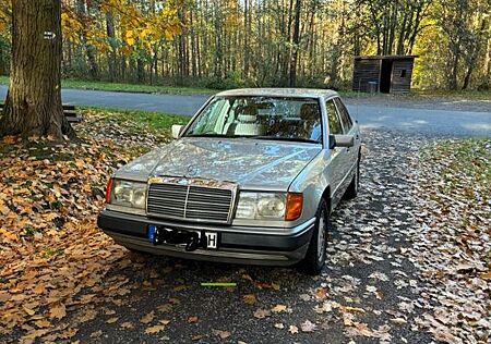 Mercedes-Benz 300 E