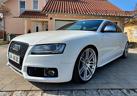 Audi S5 4.2 FSI quattro -