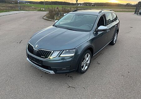 Skoda Octavia Combi Scout 4x4 *Xenon*Navi*SHZ*AHK*