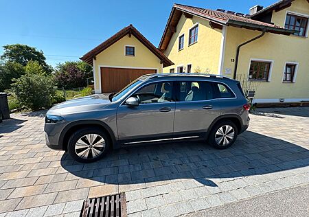 Mercedes-Benz EQB 250 -