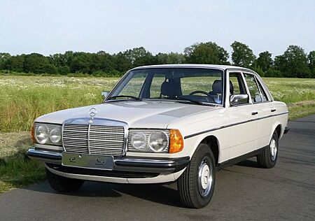 Mercedes-Benz 230 W123 - 230E - Oldtimer - H Zulassung
