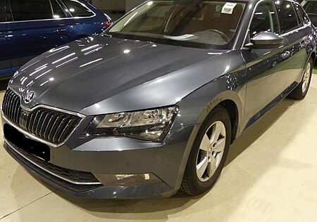 Skoda Superb Combi Ambition 1. Hand Scheckheft.