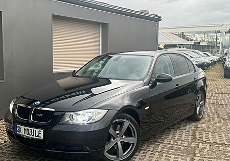 BMW 320 Baureihe 3 Lim.6GANG*NAVI*AHK*LEDER *