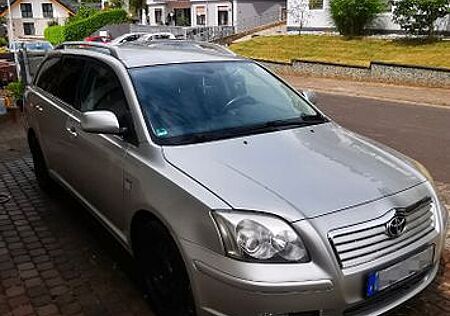 Toyota Avensis Combi 2.0 D-4D -