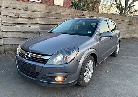 Opel Astra 1.7 CDTi Elegance Limo Xenon Klima PDC