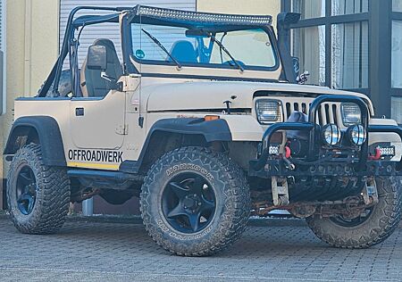 Jeep Wrangler YJ Cabrio Aut. 4.0 6Zyl.