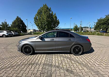 Mercedes-Benz CLA 200 Mercedes AMG Line | Panoramadach