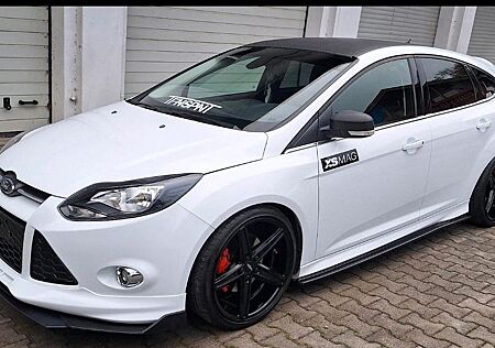 Ford Focus 1,6 EcoBoost 110kW SYNC Edition SYNC E...