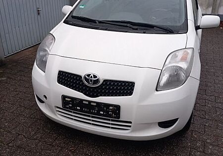Toyota Yaris 1,3-l-VVT-i Cool Cool