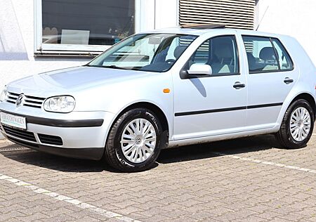 VW Golf Volkswagen 1.6l Autom. *Orig.72110km / Rentnerwagen