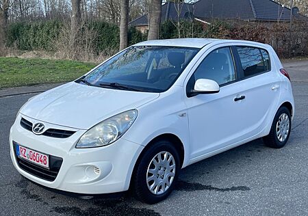 Hyundai i20 Classic, Tüv 02.2028, Klima, 4 Türen, Aux