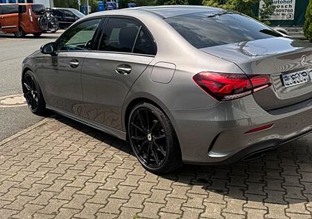Mercedes-Benz A 200 d Edition Limousine AMG Styling 19 Zoll