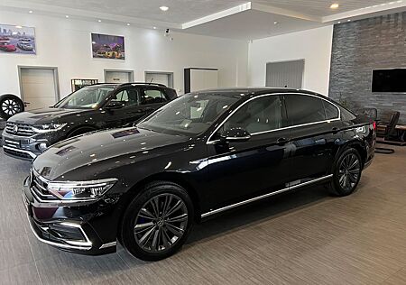 VW Passat Volkswagen 1.4*HYB*NAV*MATR*DIGI*PAN*HEAD*LEDER*KEY