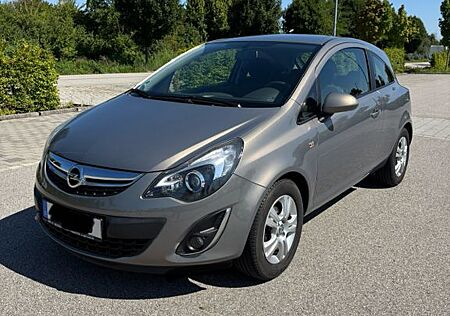 Opel Corsa 1.4 SERVICE NEU TÜV NEU 8fach bereift